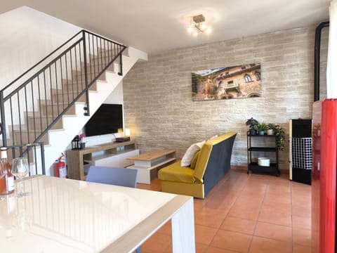 Communal lounge/ TV room, Living room