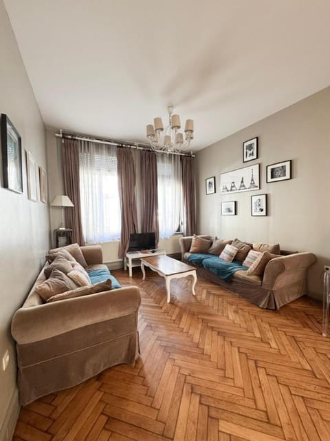 Charme et confort - Maison Roubaix 5 chambres House in Flanders