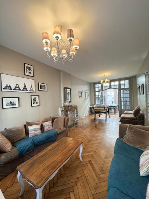 Charme et confort - Maison Roubaix 5 chambres House in Flanders