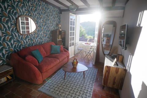 Pied-à-terre de Saint-Paul Free public parking House in Saint Paul de Vence