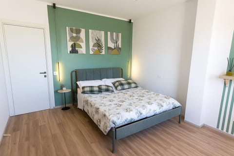 Bed, Photo of the whole room, Bedroom, wardrobe