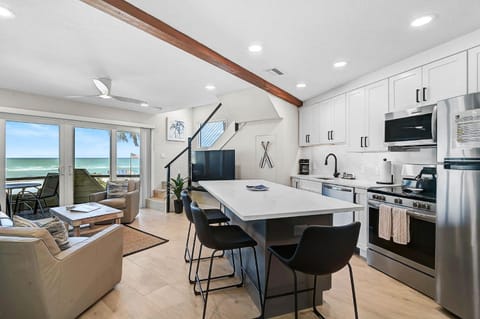 45 Beach Rd House in Siesta Beach