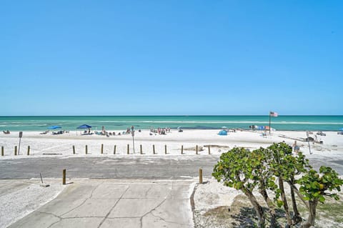 45 Beach Rd House in Siesta Beach