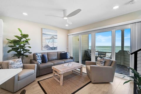 45 Beach Rd House in Siesta Beach