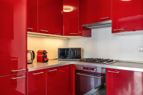 Tortona-Metro Tolstoj 5min - Spacious 6 guests - WiFi Apartment in Milan