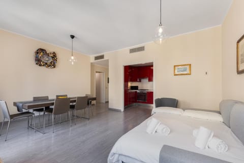 Tortona-Metro Tolstoj 5min - Spacious 6 guests - WiFi Apartment in Milan