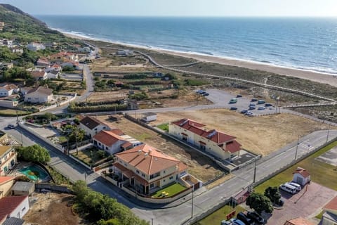 Property building, Neighbourhood, Sea view, Location