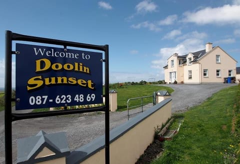 Doolinsunset Country House in County Clare