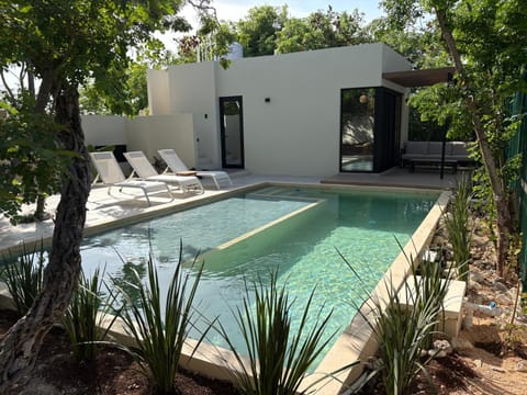 Swimming pool