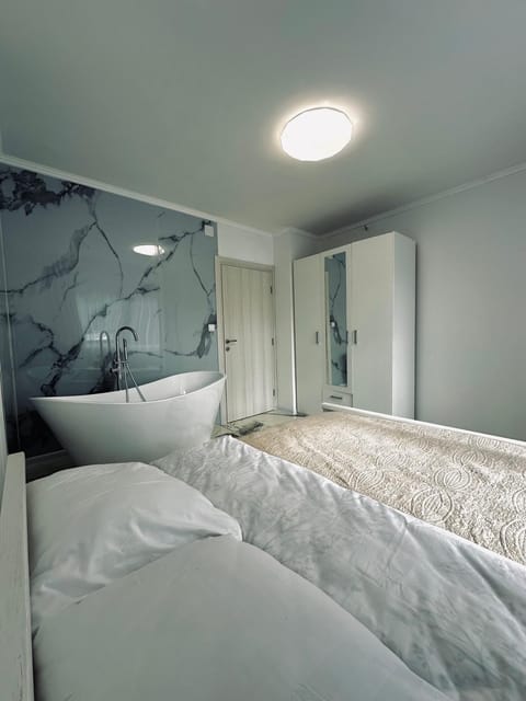 Bed, Photo of the whole room, Bedroom, Bath, wardrobe