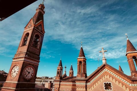 Day, Landmark view