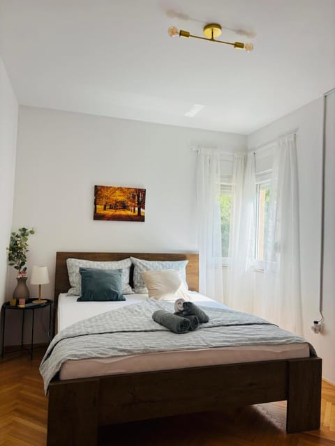 Apartment Oak Corner Apartment in Mostar