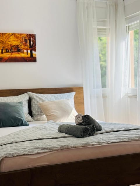 Apartment Oak Corner Apartment in Mostar