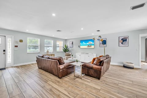 Palm Paradise Retreat Heated Pool East Delray House in Delray Beach