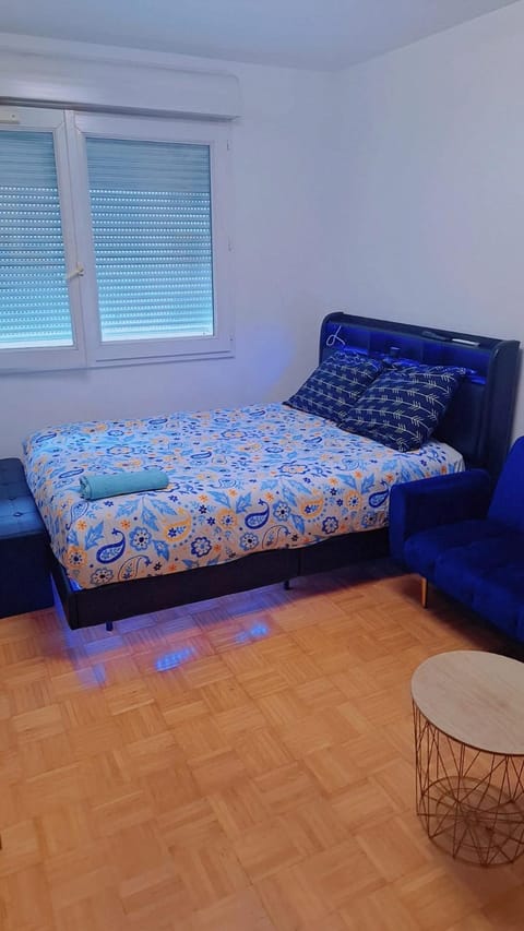 Des studio idéal pour les professionnels Tramway à 1 min Paris centre à 25 min Apartment in Île-de-France