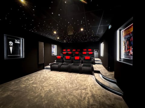 Communal lounge/ TV room, Evening entertainment