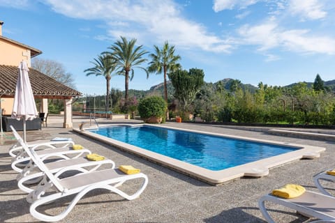 Patio, Spring, Day, Natural landscape, Mountain view, Pool view, Swimming pool, sunbed