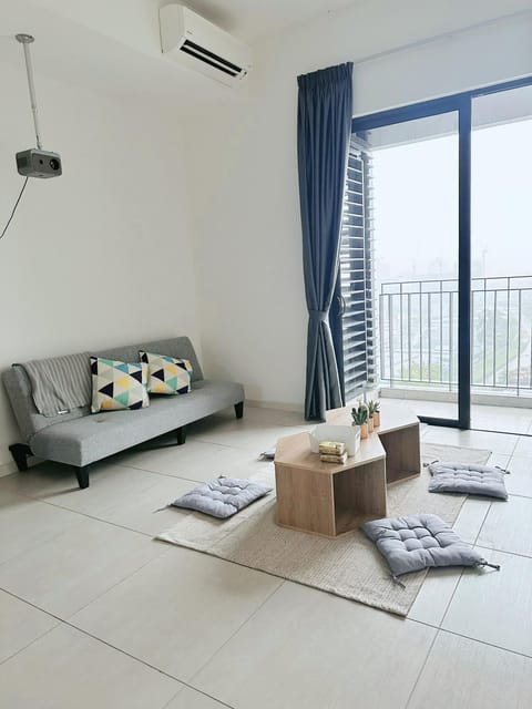TV and multimedia, Living room, Seating area, air conditioner