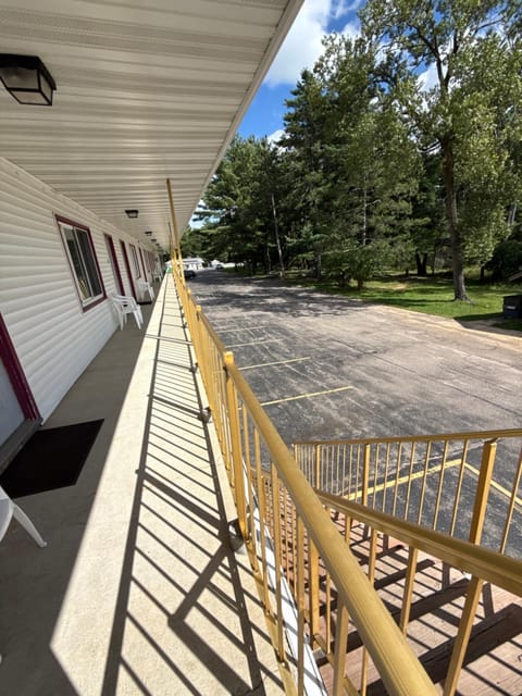Property building, Day, View (from property/room), Balcony/Terrace