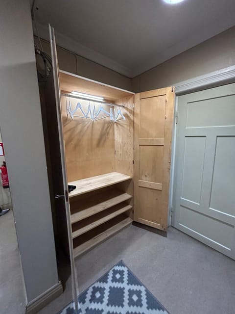 Tunnelmallinen Karsikon kansakoulu - jaettu kylpyhuone Apartment in Finland