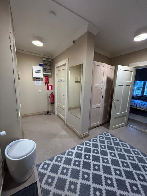 Tunnelmallinen Karsikon kansakoulu - jaettu kylpyhuone Apartment in Finland