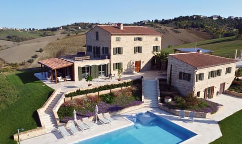 Property building, Patio, Spring, Day, Natural landscape, Garden, Garden view, Mountain view, Pool view, Swimming pool, sunbed