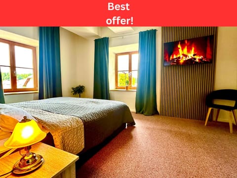 Bed, TV and multimedia, Bedroom