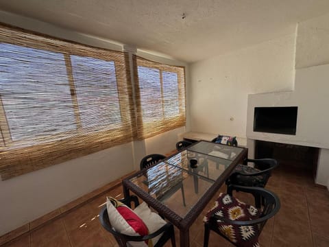 Balcony/Terrace, Dining area, fireplace