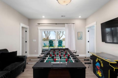 Stunning Spacious Beach House with Hot Tub and Gorgeous Views for a Memorable Escape to the Coast in Corolla, North Carolina House in Corolla