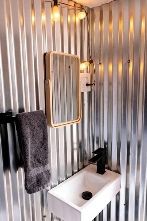 Luxurious Cave for a Romantic Retreat near Arches National Park in Moab, Utah House in Moab