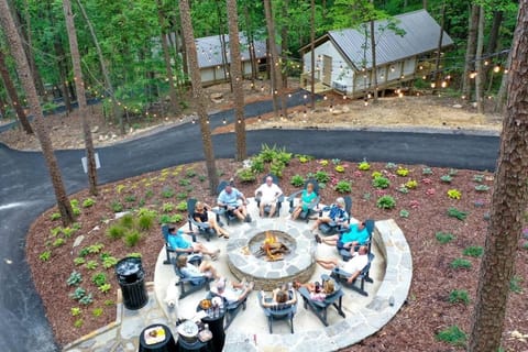 Colorful Tiny House with Outdoor Sauna and Jacuzzi in Alabama House in Grant