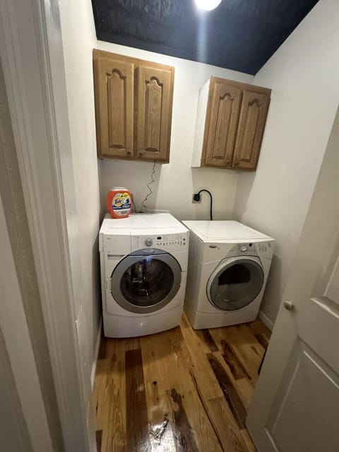 Unique Loft Rental with Access to Spacious Deck and Games Room for an Amazing Getaway by Tenkiller Ferry Lake in Oklahoma House in Tenkiller Ferry Lake