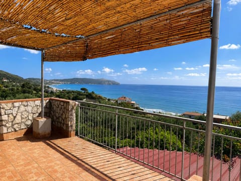 View (from property/room), Balcony/Terrace, Sea view