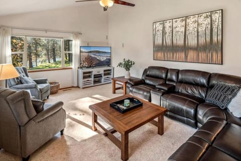 Luxurious, Riverfront Cabin with Panoramic Views of Spokane River, in Post Falls, Idaho Cabin in Post Falls