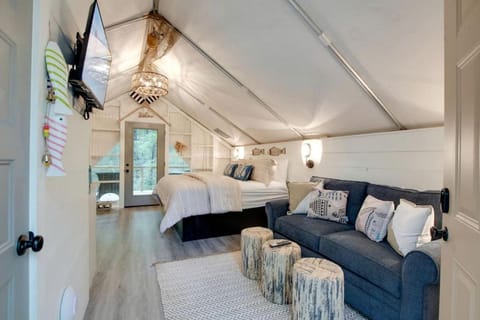 Incredible Tented Cabin Nestled Amidst Trees in Scottsboro, Alabama Cabin in Grant