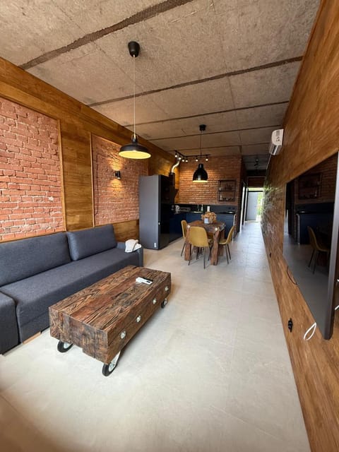 Kitchen or kitchenette, Seating area