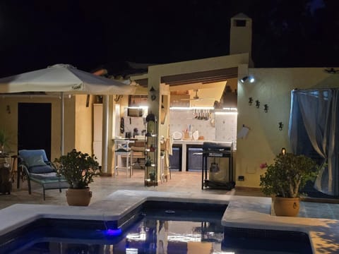 The Garden RA Floor Private Rooms, Pool, Garden Access Bed and Breakfast in Marina Baixa