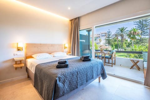 Bed, View (from property/room), Balcony/Terrace, Photo of the whole room, Bedroom, towels
