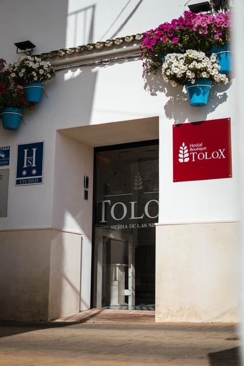 Property building, Facade/entrance, Logo/Certificate/Sign