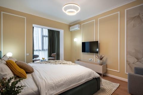 TV and multimedia, Photo of the whole room, air conditioner