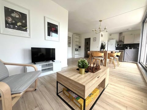 Game Room, TV and multimedia, Living room, Seating area, Dining area