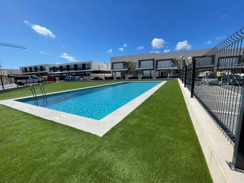 Pool view, Swimming pool, sunbed
