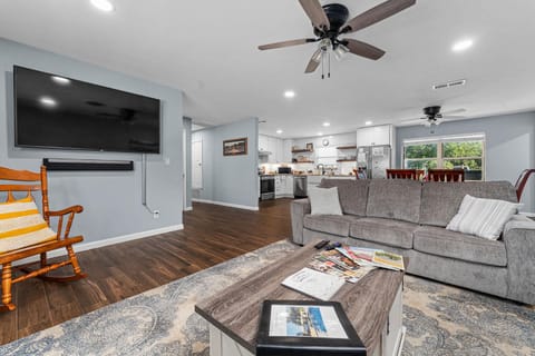 Walnut House - Close to Downtown Fire Pit House in Fredericksburg