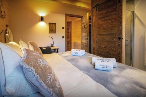 Bed, Photo of the whole room, Bedroom, towels, wardrobe