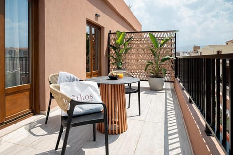 Day, View (from property/room), Balcony/Terrace, Seating area, Dining area