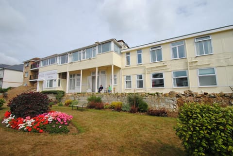Facade/entrance, Garden, On site, Garden view, Sea view, group of guests