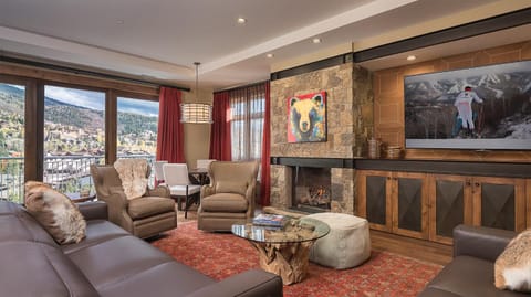 TV and multimedia, Living room, Seating area, fireplace