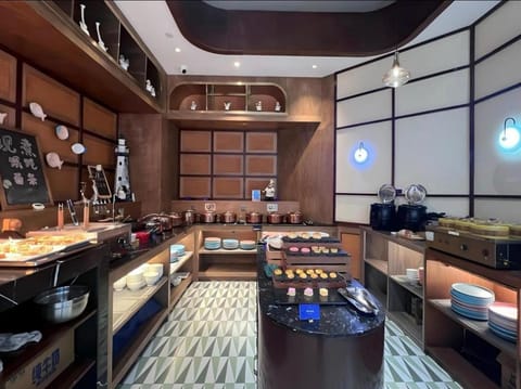 Restaurant/places to eat, Breakfast, Buffet breakfast
