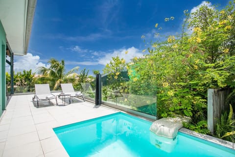 Property building, Patio, Swimming pool