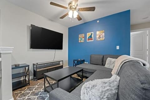 Branson Fun Zone Dog-Friendly Games Pool Apartment in Branson